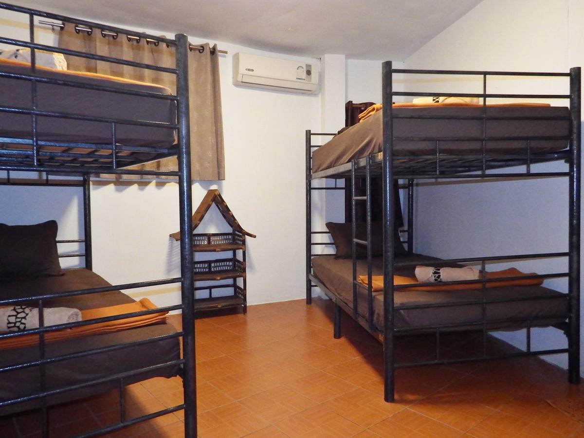 White Rabbit Hostel Bankhaj Kültér fotó